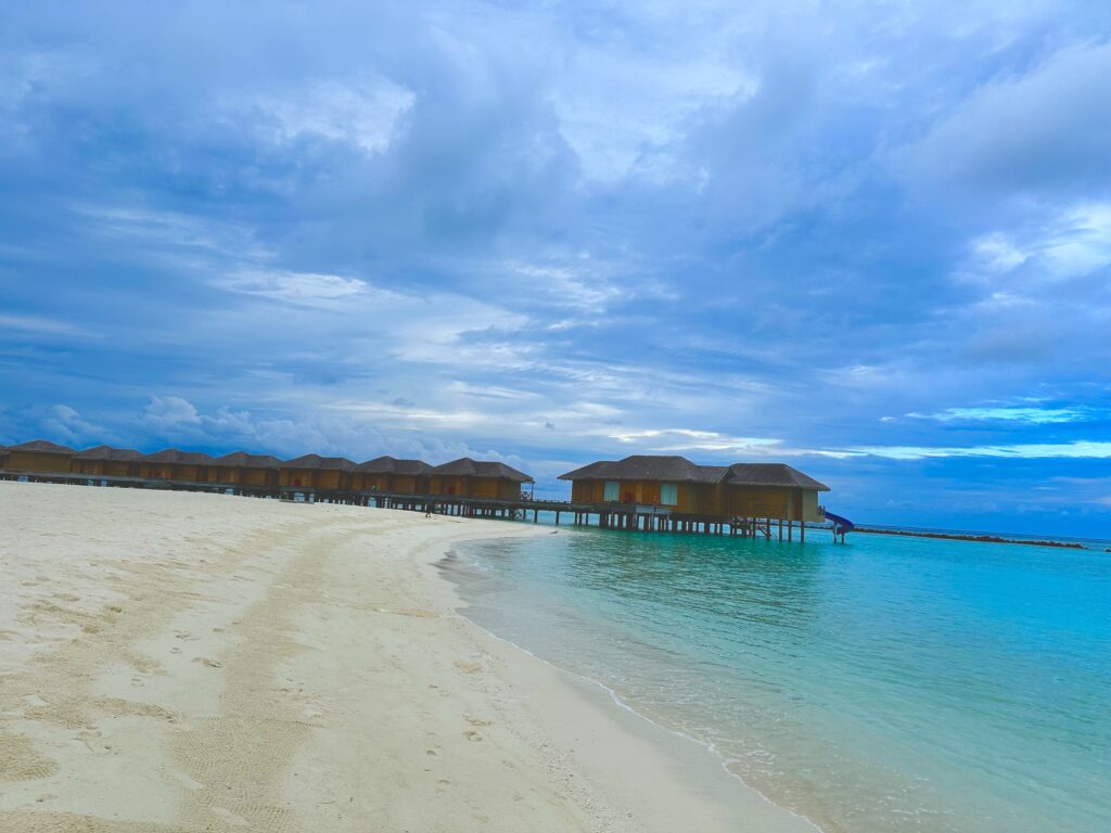 モルディブ旅行
海外リゾート　ホテル
水上コテージ